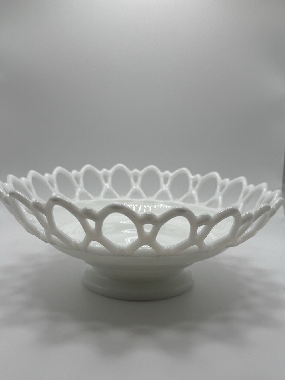Vintage 1950s Westmoreland Doric Milk Glass Lattice Lace Pedestal Bowl Fruit 9”